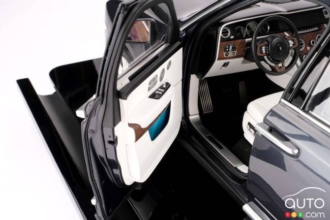 Scale model of the Rolls-Royce Cullinan, interior